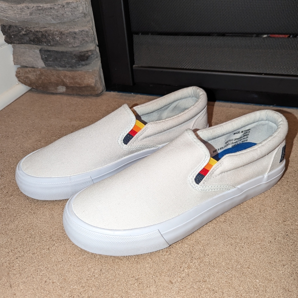Aldi Gear slip on sneakers, size 8